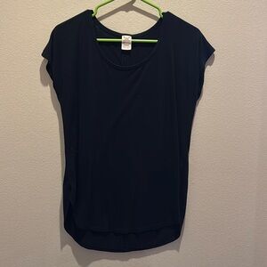 Women’s black shirt